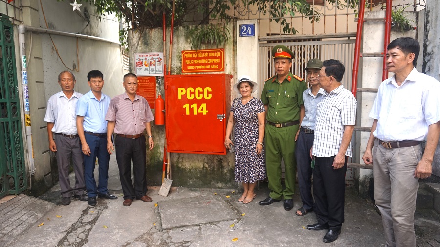 Phường Dư Hàng (Lê Chân): Xây dựng mô hình “Điểm chữa cháy công cộng” tại ngõ 100 đường Hồ Sen